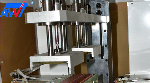 Soldador automático Double Side del punto de la batería de litio de AWT 18650 32650 HDL6030 2800-3500pcs/Hours conducido neumático