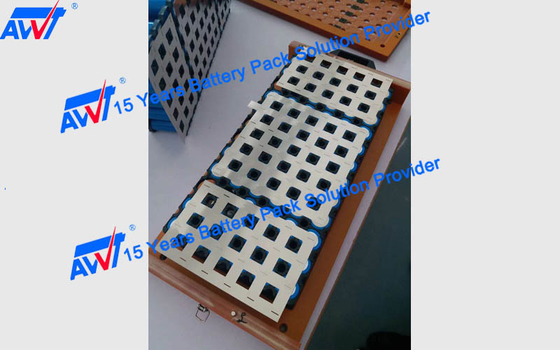Soldador neumático Double Side del punto 18650 32650 HDL6030 2800-3500pcs/Hours 200V 5000A