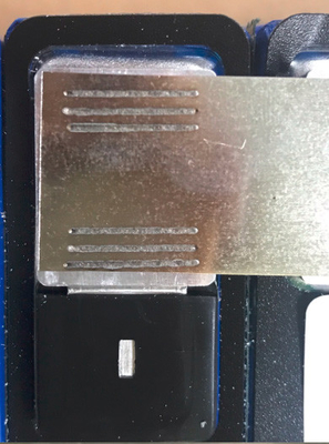 Soldador prismático del punto de laser de la batería, equipo de soldadura automático de laser 1000*80m m