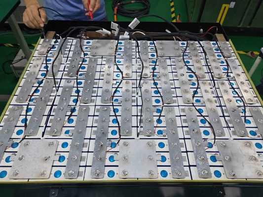 Tabla de funcionamiento prismática auto de la máquina 2000W 1000*800m m de la soldadura del laser de la batería