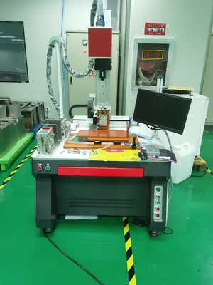 Soldador prismático del punto de laser de la batería, equipo de soldadura automático de laser 1000*80m m